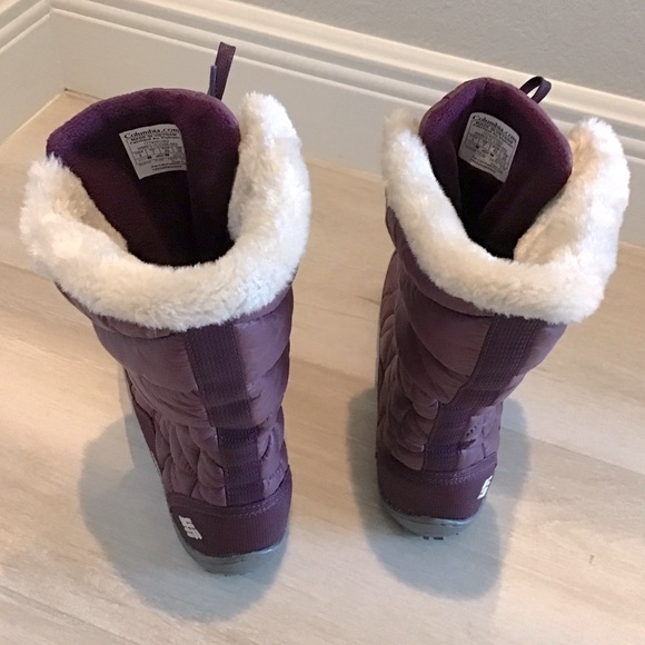 COLUMBIA, Women’s Quilted Lace Up Boots in Burgundy with Fur Trim Size 9 - Picture 7 of 11